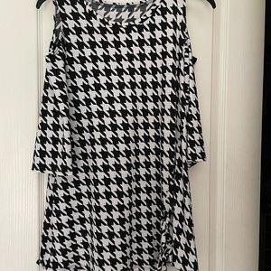 Cold shoulder black and white blouse